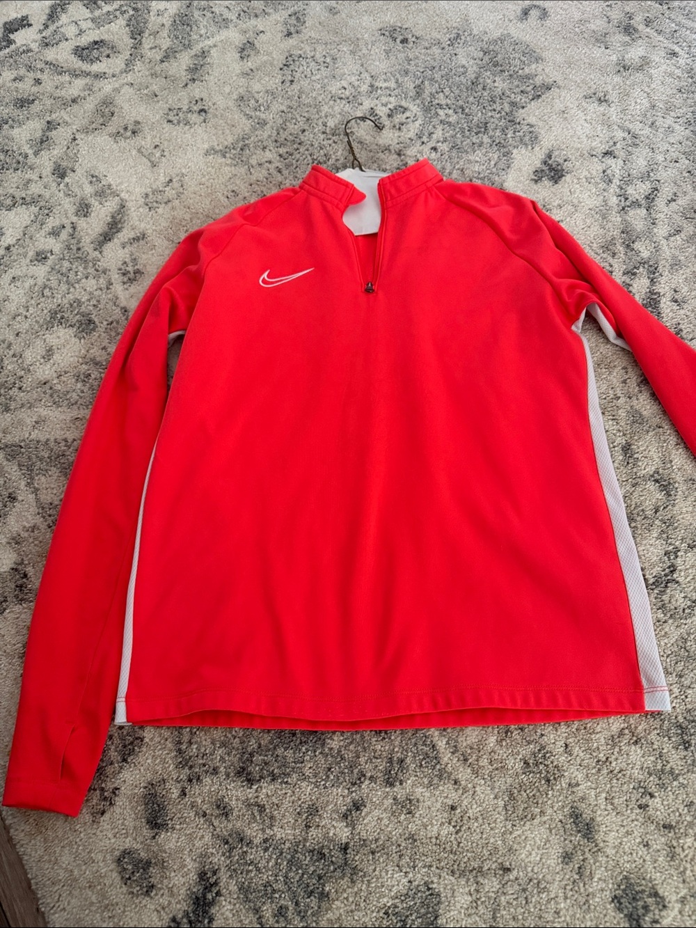 NIKE Long-Sleeve Athletic Top with White Accents